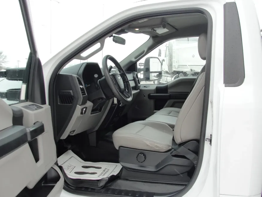 2020 Ford F-450 | Photo 10 of 14