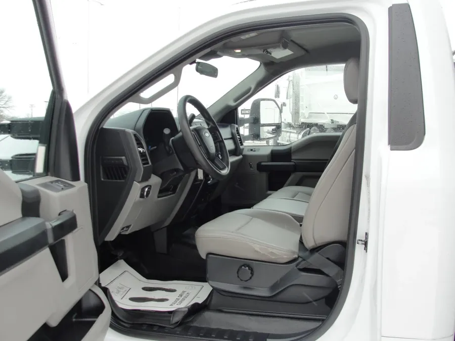 2020 Ford F-450 | Photo 10 of 14