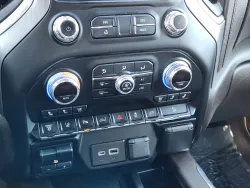 2022 GMC Sierra 3500HD Denali | Thumbnail Photo 13 of 24