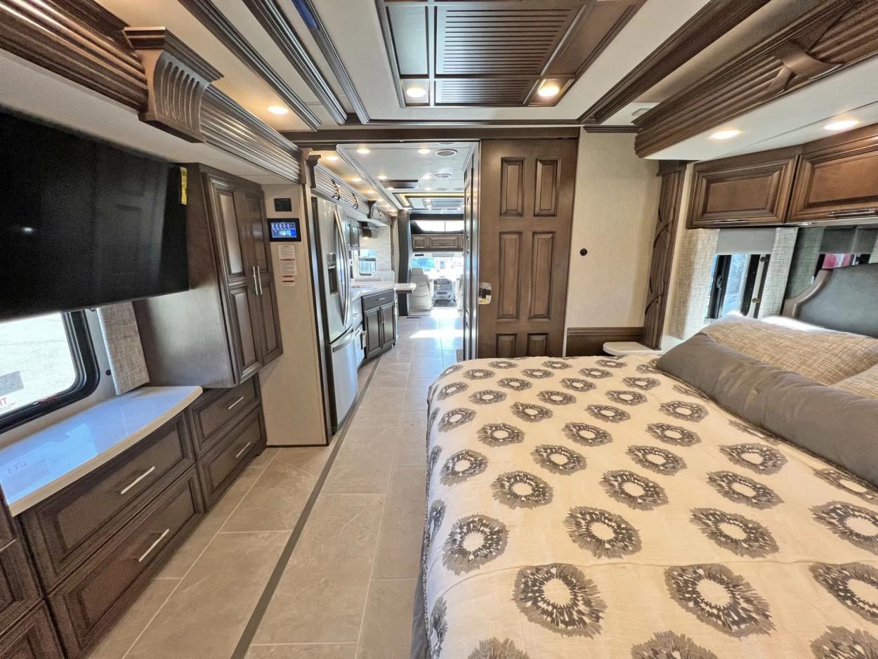 2023 Newmar Supreme Aire 4051 | Photo 27 of 43