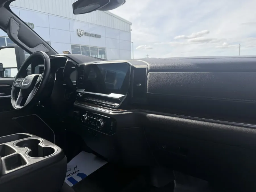 2024 GMC Sierra 3500HD SLE | Photo 12 of 19