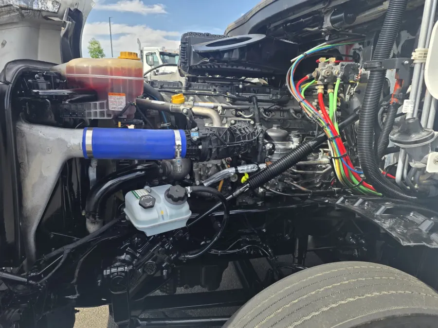 2023 Freightliner Cascadia 126 | Photo 9 of 22