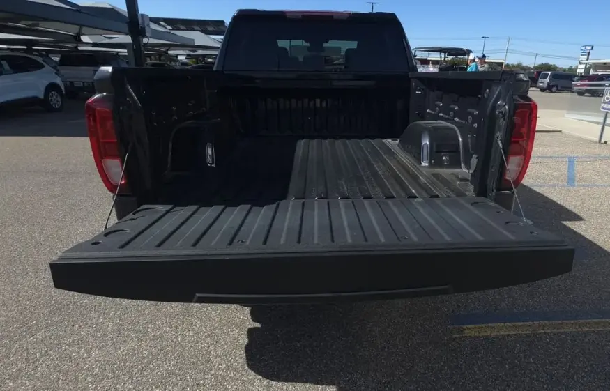 2024 GMC Sierra 1500 | Photo 8 of 29