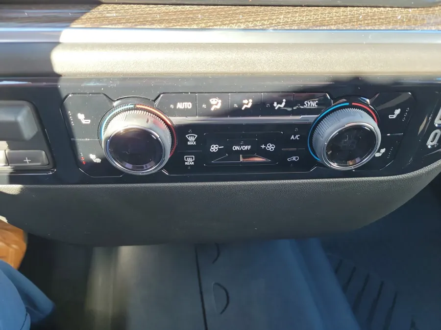 2026 Chevrolet Silverado 2500HD LT | Photo 18 of 20