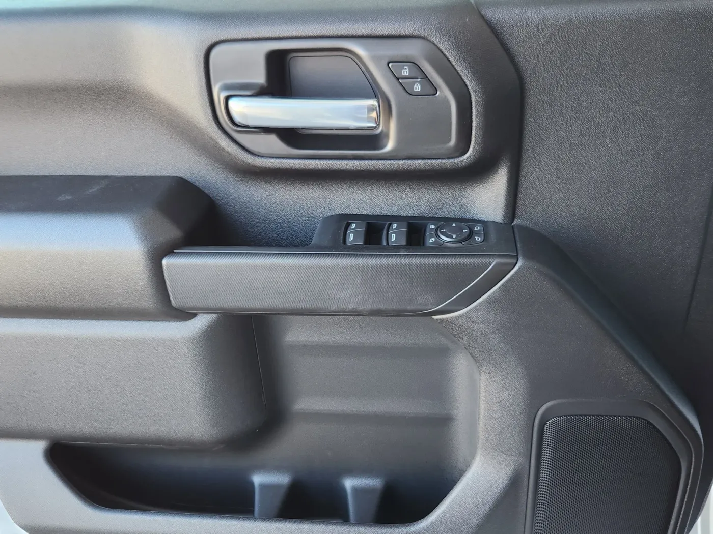 2026 GMC Sierra 2500HD Pro | Photo 5 of 22