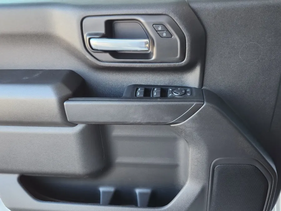 2026 GMC Sierra 2500HD Pro | Photo 5 of 22