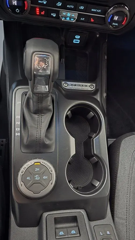 2025 Ford Bronco | Photo 21 of 29