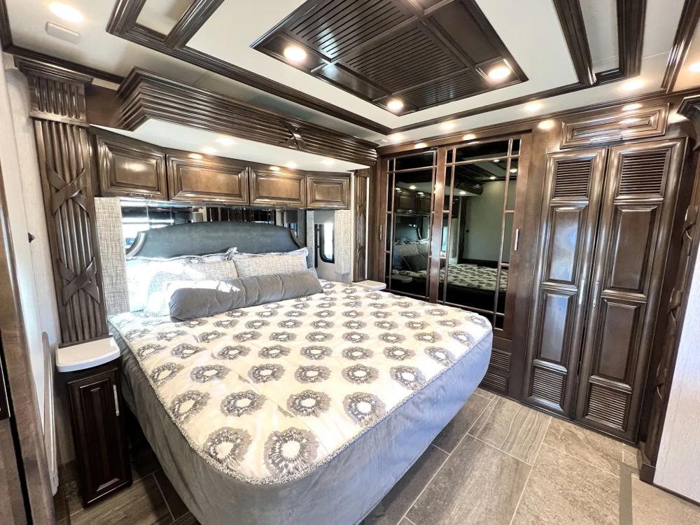 2022 Newmar Supreme Aire 4061 | Photo 16 of 34