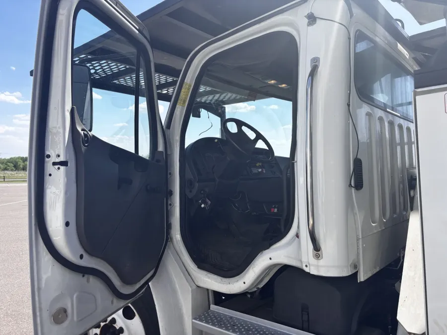 2007 Freightliner M2 106 | Photo 9 of 22