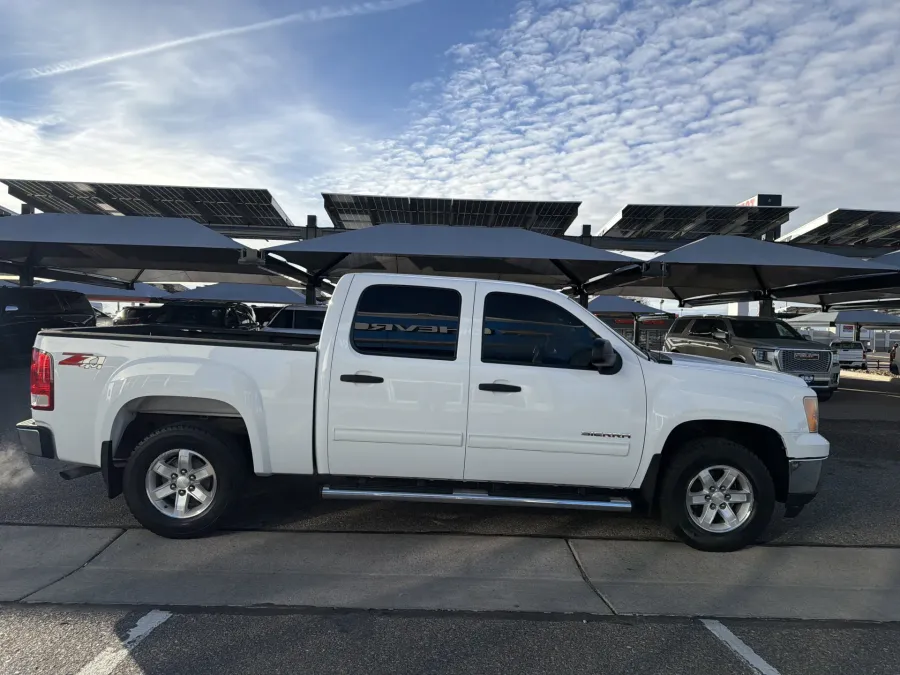 2012 GMC Sierra 1500 SLE | Photo 5 of 17