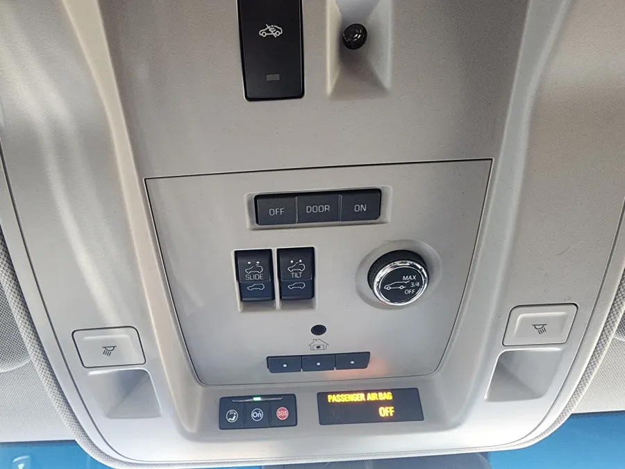 2019 Cadillac Escalade Luxury | Photo 29 of 33