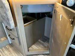 2022 Thor Four Winds 27R | Thumbnail Photo 27 of 37