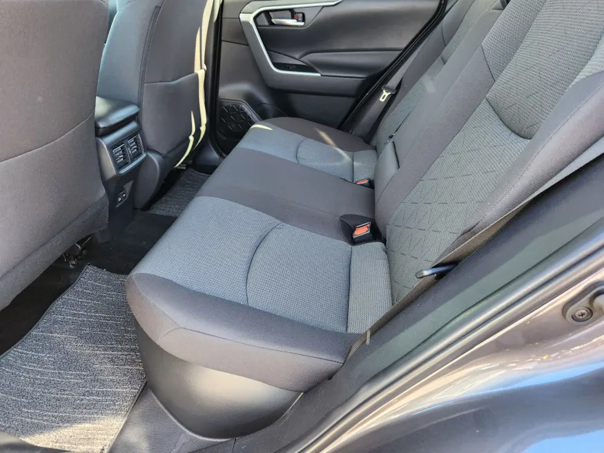 2025 Toyota RAV4 Hybrid XLE | Photo 10 of 30