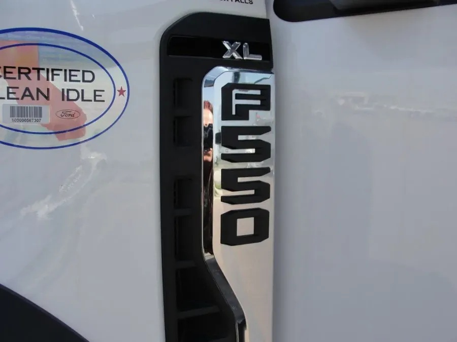 2025 Ford Super Duty F-550 XL | Photo 8 of 18