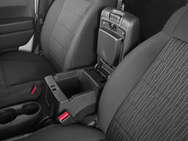 2017 Jeep Wrangler Unlimited | Photo 13 of 16