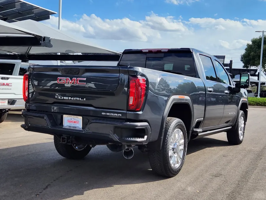 2023 GMC Sierra 2500HD Denali | Photo 2 of 30