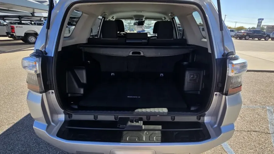 2022 Toyota 4Runner | Photo 8 of 29