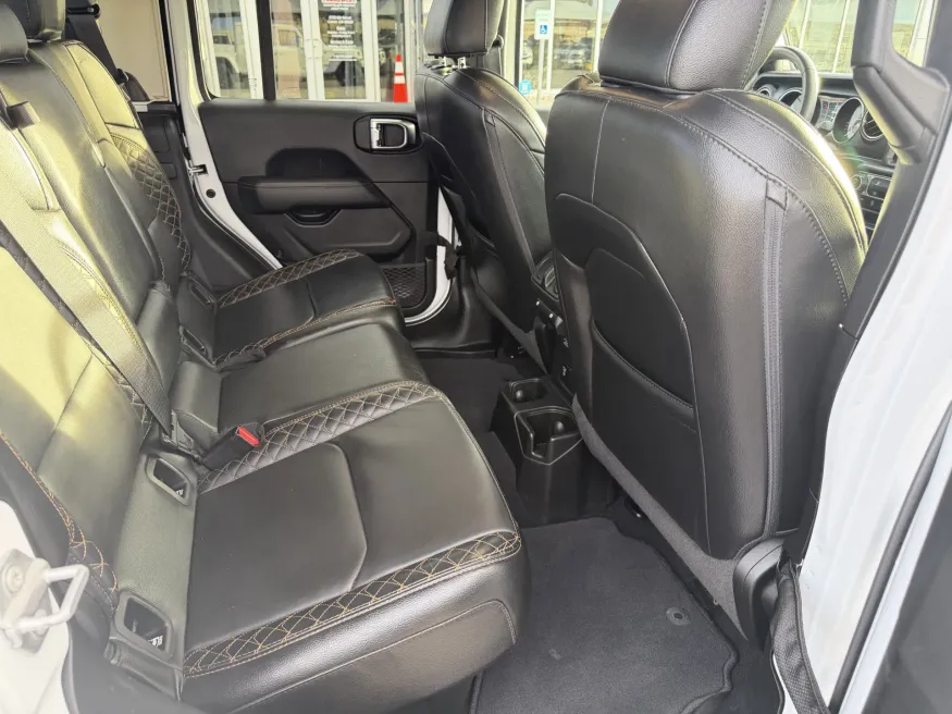 2023 Jeep Gladiator High Altitude | Photo 8 of 18