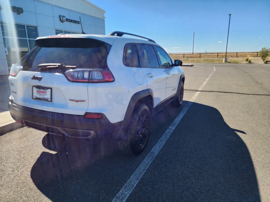2021 Jeep Cherokee Trailhawk | Photo 6 of 26