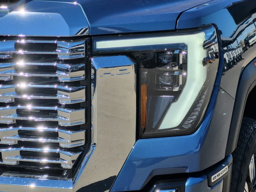 2026 GMC Sierra 2500HD Denali | Photo 7 of 25