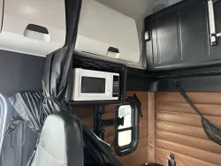 2023 Freightliner Cascadia | Thumbnail Photo 14 of 24