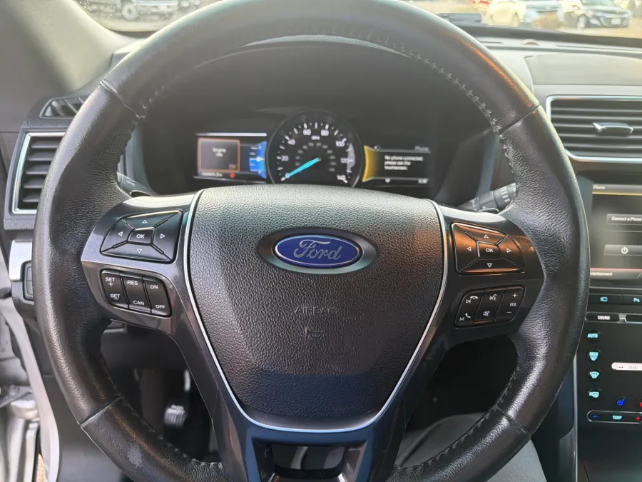2016 Ford Explorer Limited | Photo 21 of 24