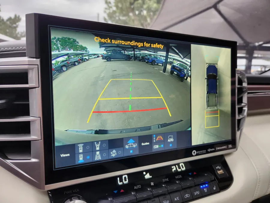 2024 Toyota Tundra 4WD Capstone Hybrid | Photo 28 of 30