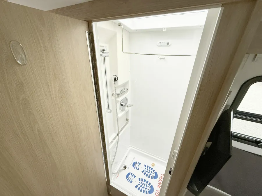 2021 Leisure Travel Van Wonder W24RL | Photo 12 of 23