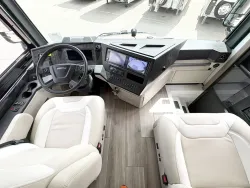 2026 Newmar Dutch Star 4369 | Thumbnail Photo 7 of 30