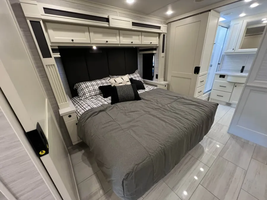 2026 Tiffin Allegro Bay 38BB | Photo 18 of 23