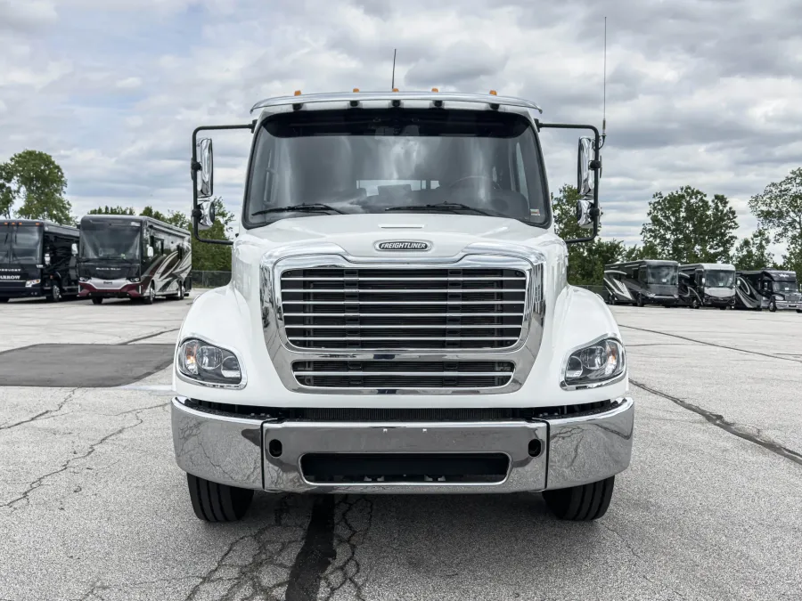2022 Freightliner M2 112 Western Hauler | Photo 7 of 19
