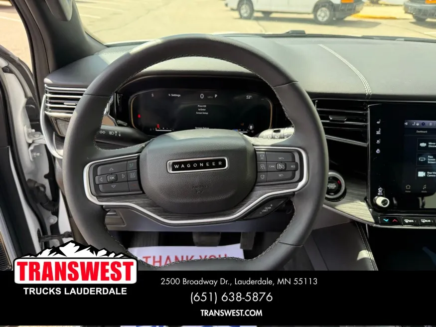 2023 Jeep Wagoneer L Series III | Photo 13 of 23