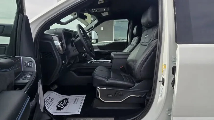 2026 Ford Super Duty F-250 | Photo 16 of 35