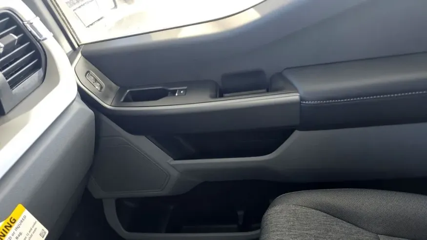 2026 Ford Super Duty F-350 | Photo 28 of 31