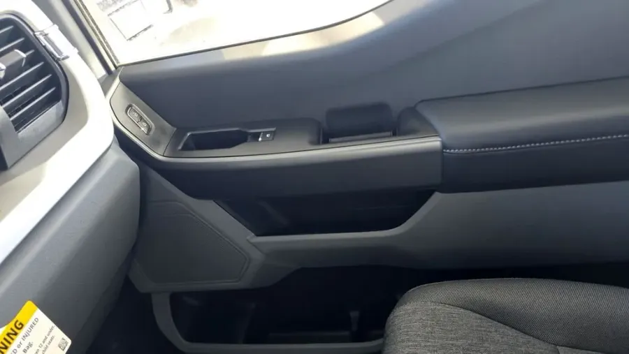 2026 Ford Super Duty F-350 | Photo 28 of 31