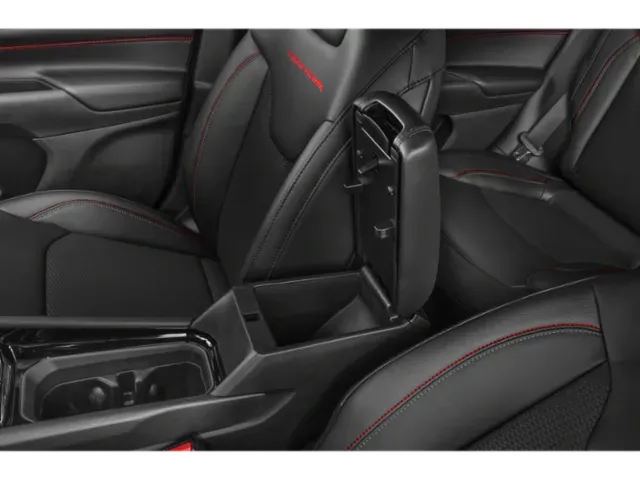 2024 Jeep Compass | Photo 10 of 12