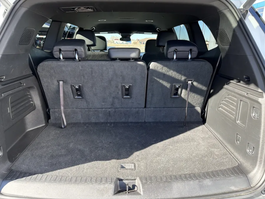 2025 Buick Enclave Preferred | Photo 8 of 23