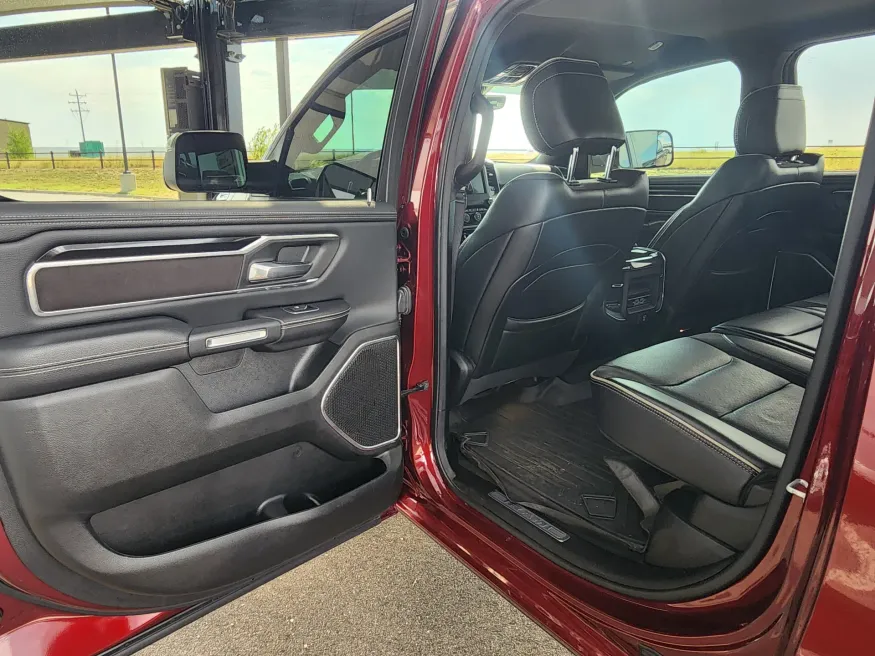 2022 RAM 1500 Laramie | Photo 23 of 32