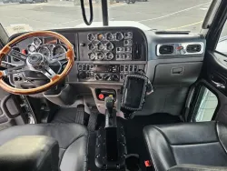 2018 Peterbilt 389 | Thumbnail Photo 14 of 20