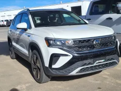 2024 Volkswagen Taos SE | Thumbnail Photo 2 of 4