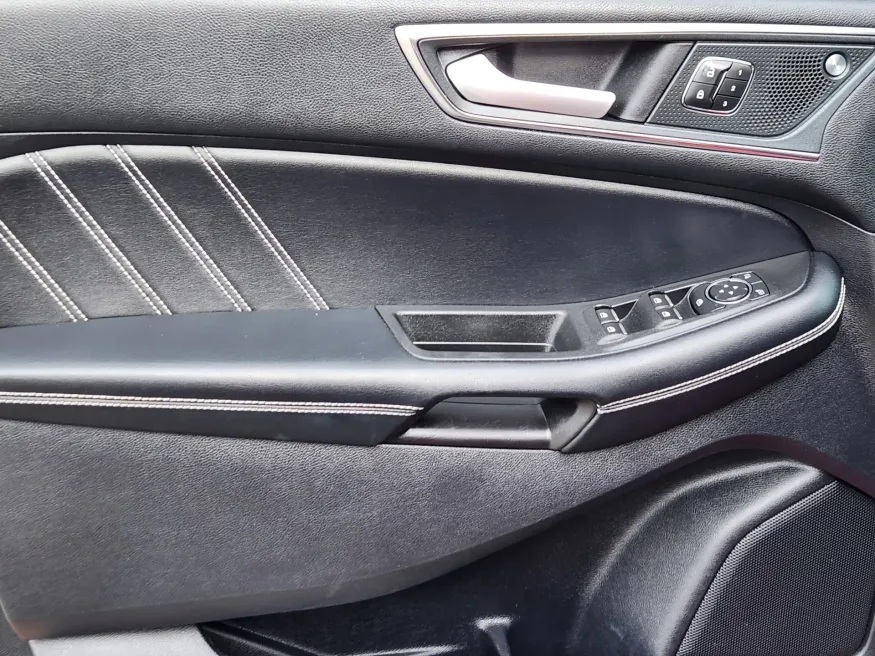 2021 Ford Edge ST | Photo 5 of 27