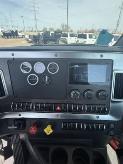 2027 Western Star 49X | Thumbnail Photo 11 of 12