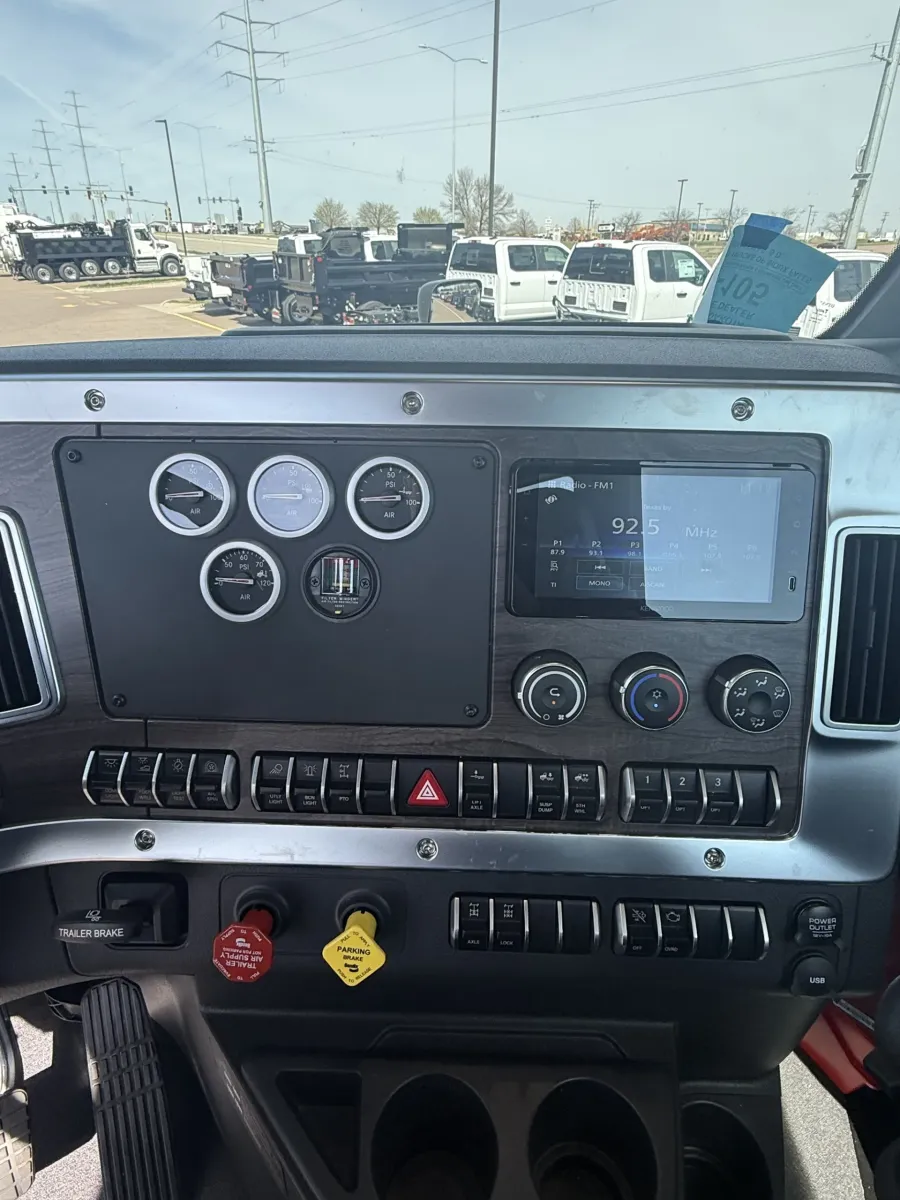 2027 Western Star 49X | Photo 11 of 12