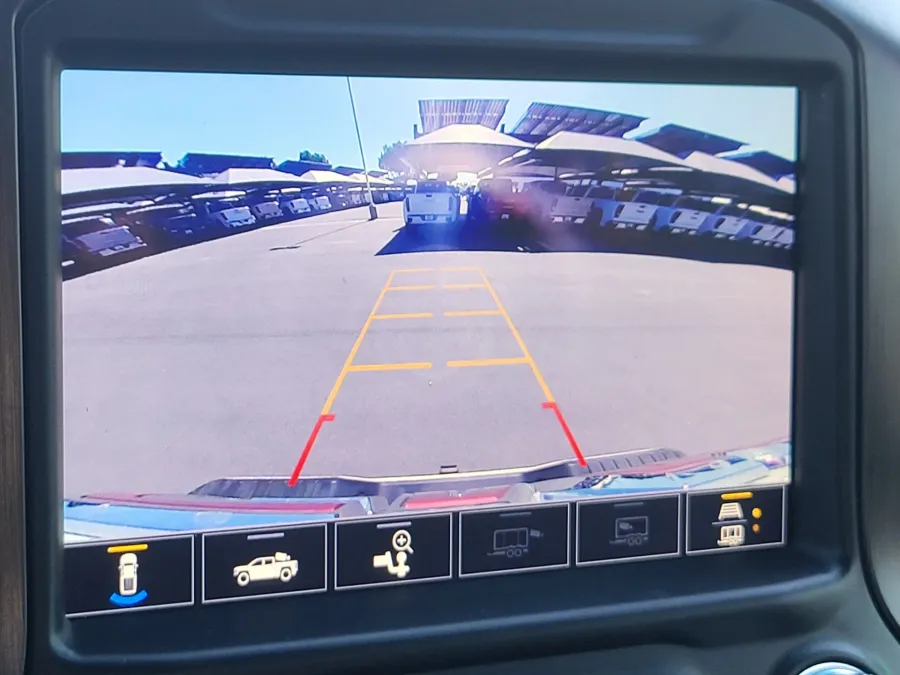 2023 GMC Sierra 2500HD AT4 | Photo 15 of 24