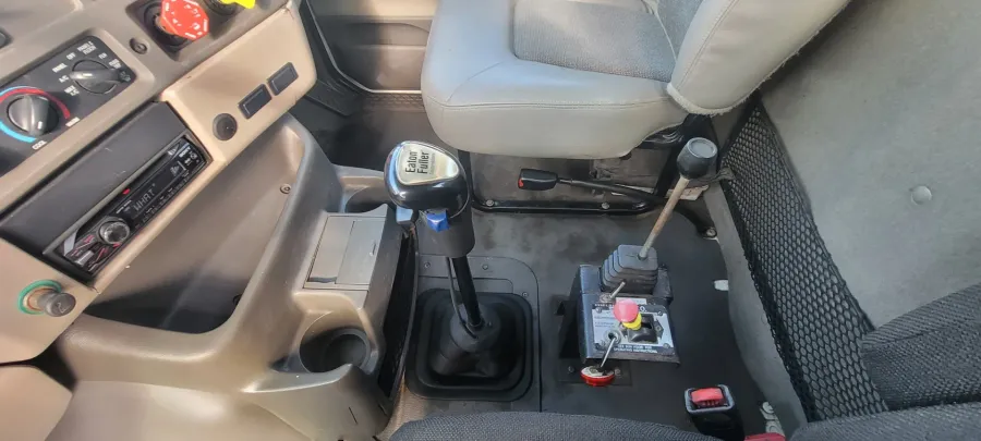 2007 Sterling LT9500 | Photo 13 of 14