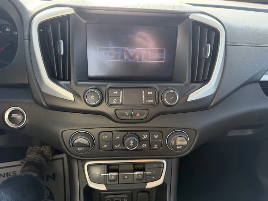 2024 GMC Terrain SLT | Photo 15 of 20