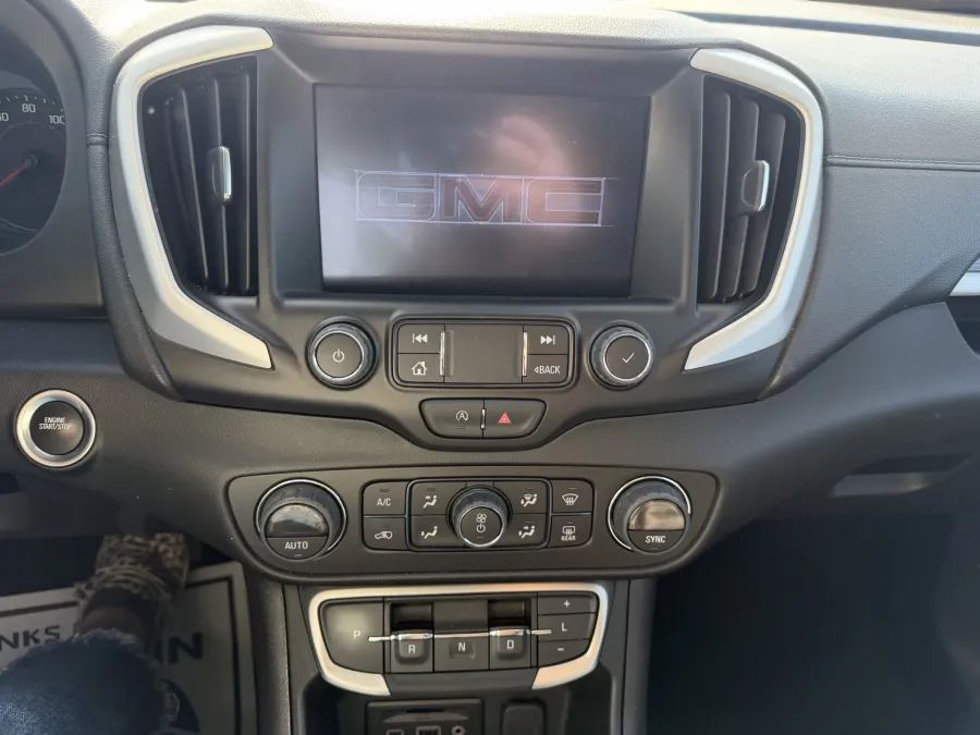 2024 GMC Terrain SLT | Photo 15 of 20