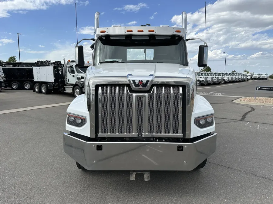 2022 Western Star 49X | Photo 2 of 16