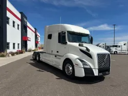 2022 Volvo VNL | Thumbnail Photo 3 of 16