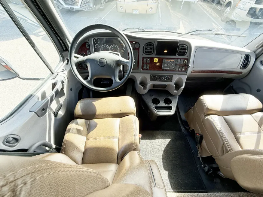 2022 Renegade Valencia 38RB | Photo 8 of 31